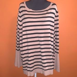 Lane Bryant 22-24 Bell-Sleeve Top